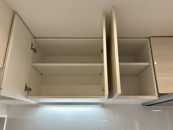 サンフラワー等々力_キッチン吊戸棚の写真