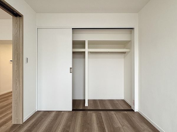 サンフラワー等々力_幅広いクローゼットの写真