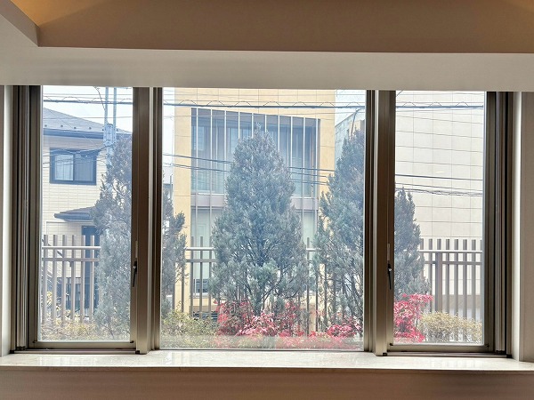ルフォン南平台_窓が大きいリビングダイニングキッチンの写真