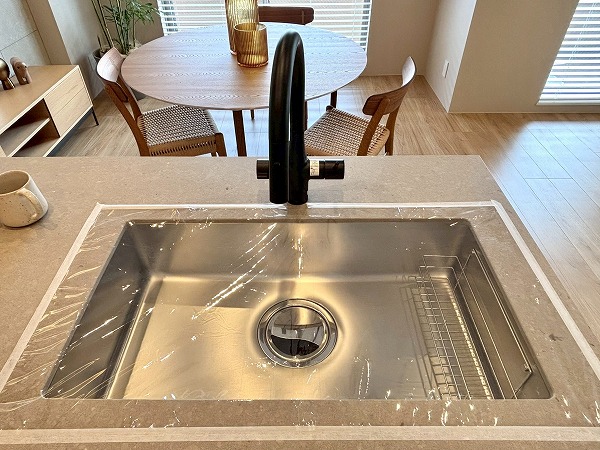 クレッセント目黒花房山_大きなキッチンシンクの写真