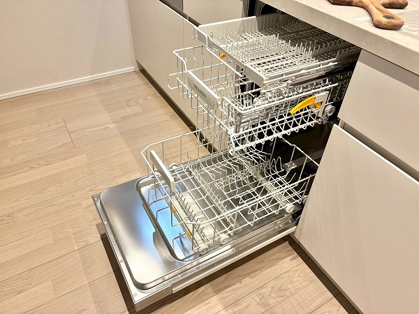 代々木デュープレックス_食洗機の中の写真