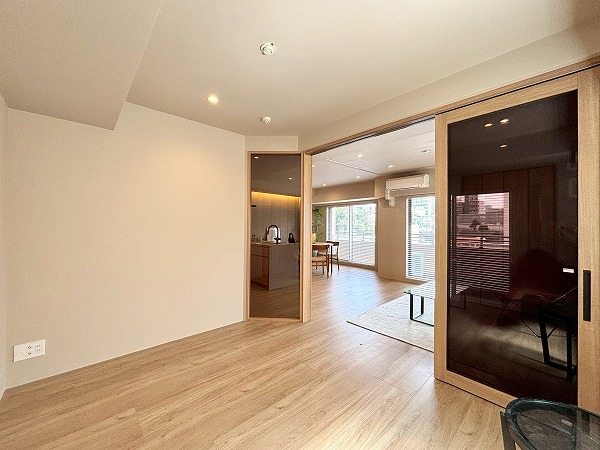 クレッセント目黒花房山_ゆとりがある洋室の写真2