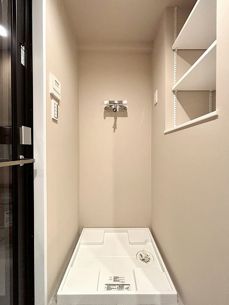 クレッセント目黒花房山_洗濯機置き場の写真1