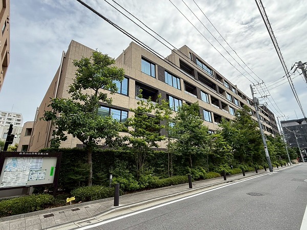 ザ・パークハウスグラン南青山高樹町　外観1