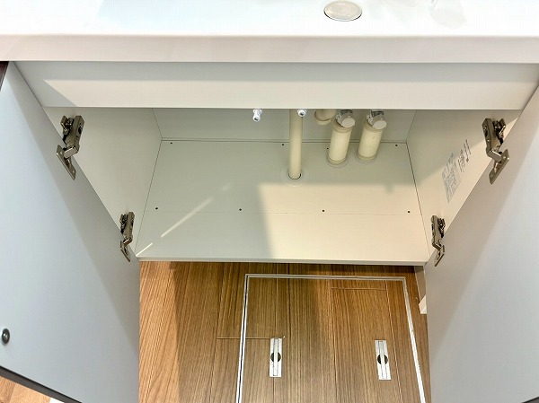 マンション西目黒苑_洗面台下収納の写真