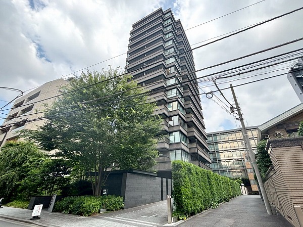 ブランズ六番町 外観 全体