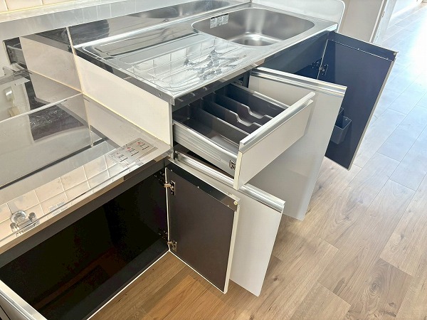 マンション西目黒苑_キッチン収納の写真