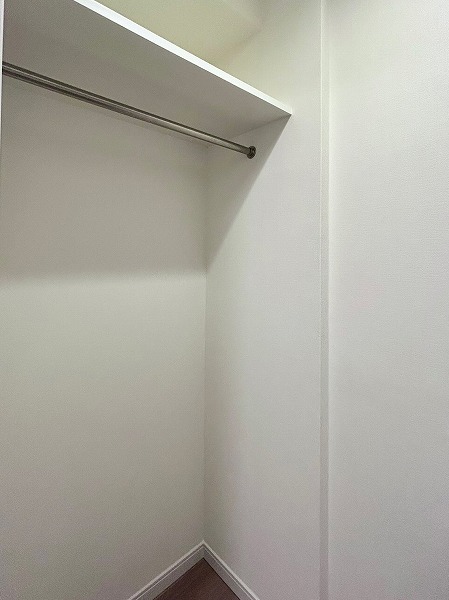 パレステュディオ新宿御苑_洋室のクローゼットの写真