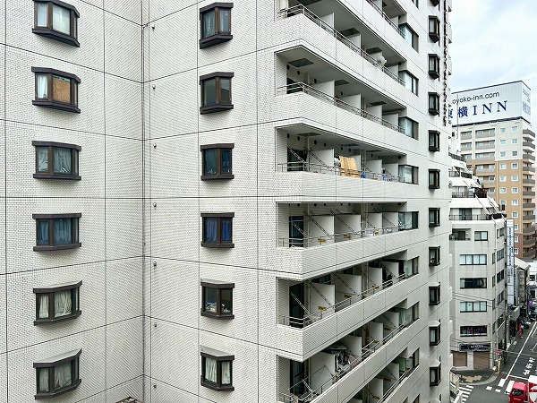 パレステュディオ新宿御苑_バルコニーからの見え方の写真