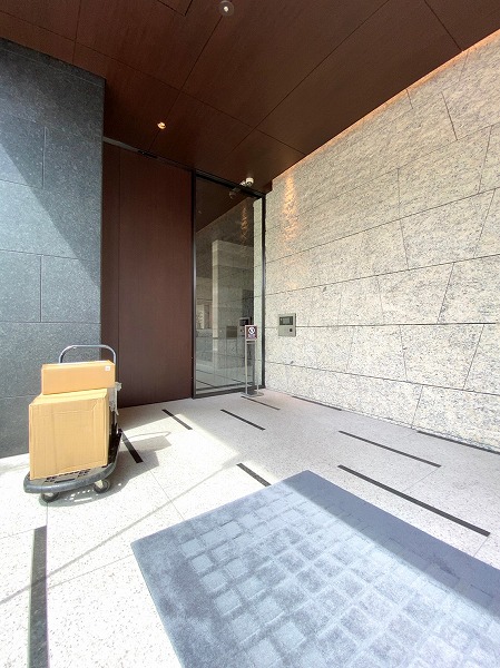 ザ・パークハウス白金二丁目タワー　配達員入口