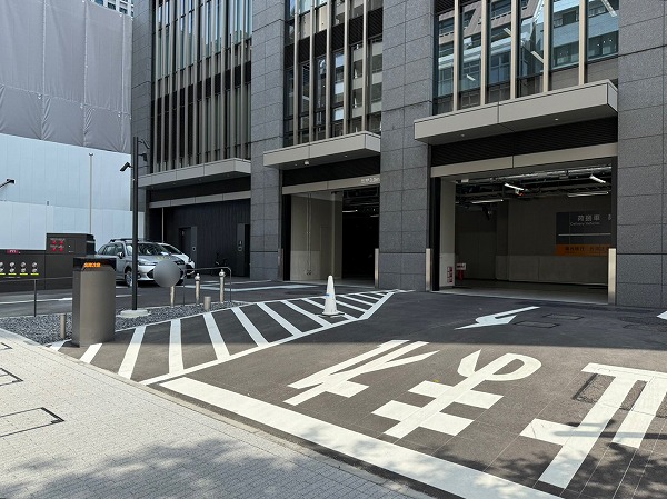 ワールドタワーレジデンス 駐車場