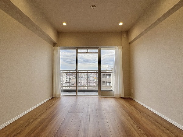 マンション池上_風通しの良いリビングダイニングの写真