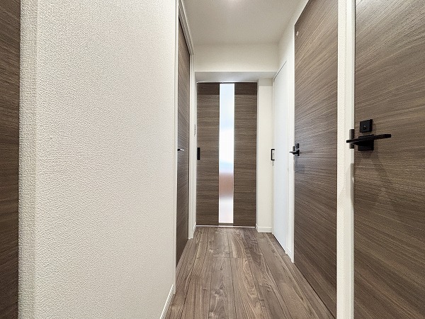 GSハイム代々木公園_温かみのある玄関の写真