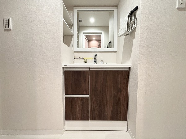 GSハイム代々木公園_独立した洗面化粧台の写真