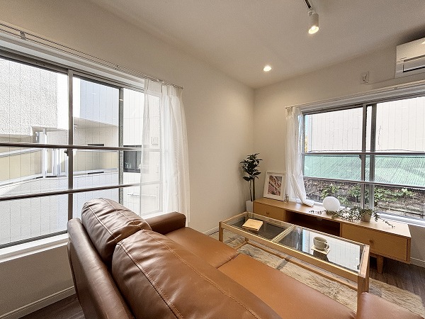 GSハイム代々木公園_2面採光のメインルームの写真