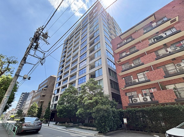 パークコート千代田一番町　外観　右から