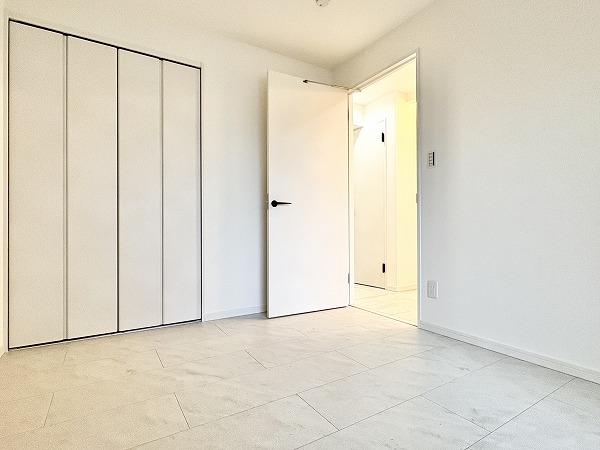 目黒台スカイマンション_広々とした洋室の写真