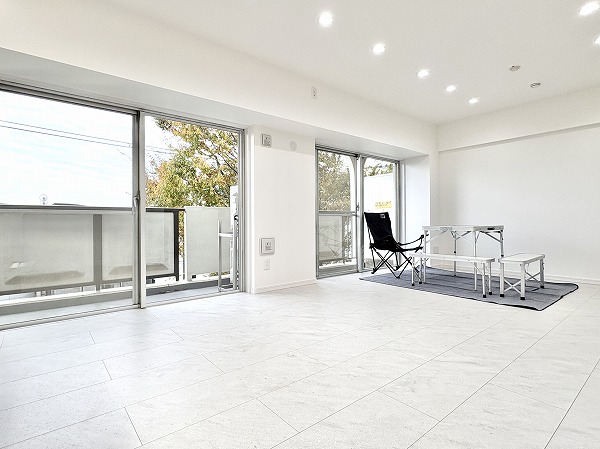 目黒台スカイマンション_ゆとりあるリビングダイニングキッチンの写真