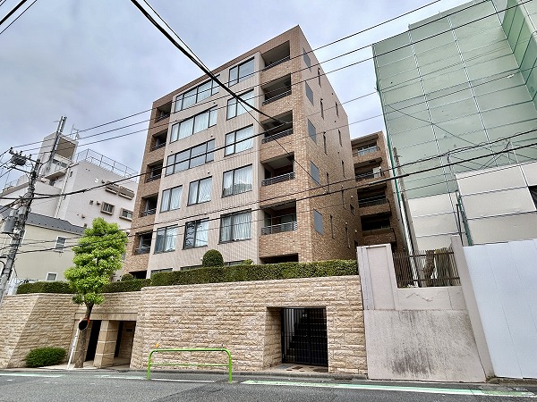 パークコート南麻布ヒルトップレジデンス　外観　横から