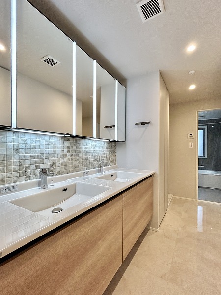 パークコート南麻布ヒルトップレジデンス_洗面化粧台の写真