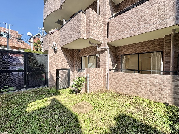 クレッセント上野毛Ⅱ_専用庭の写真