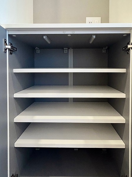 パレステュディオ新宿御苑_カウンター下収納の写真