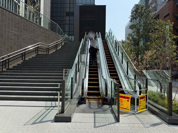 ワールドタワーレジデンス エスカレーター