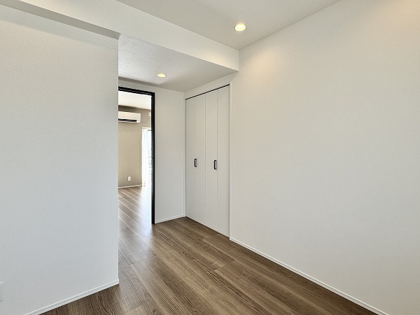 マンション西目黒苑_洋室の写真6