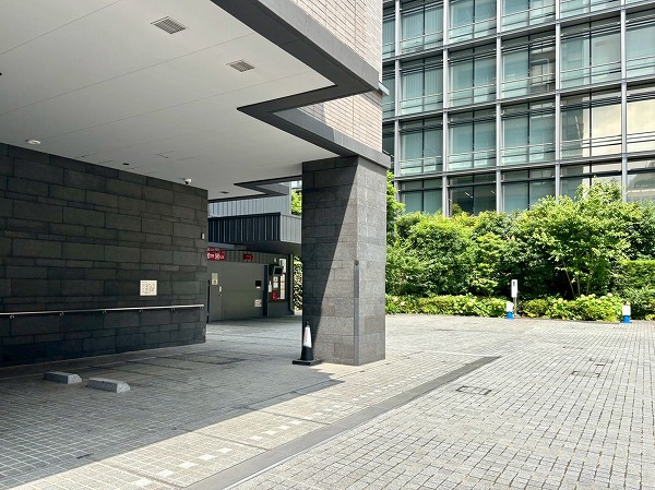 ブランズ六番町 駐車場