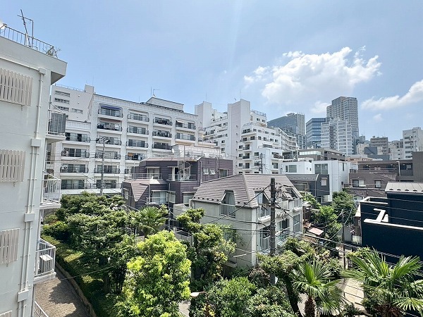 マンション西目黒苑_バルコニーからの景色の写真