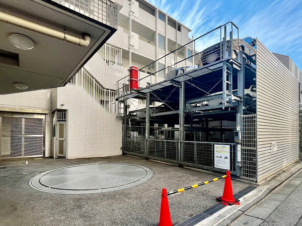 ザ・パークハウス新宿柏木 駐車場
