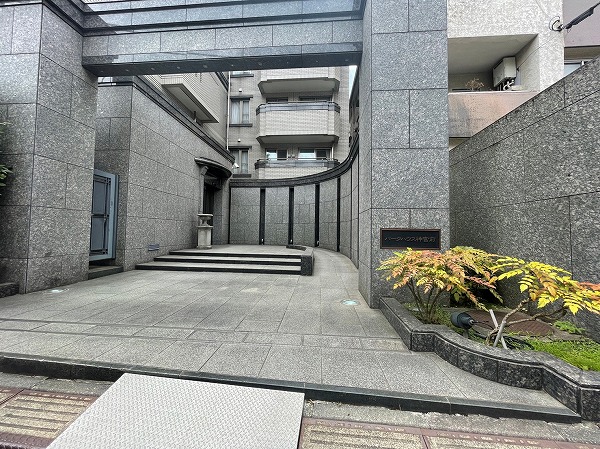 パークハウス神宮前　アプローチ