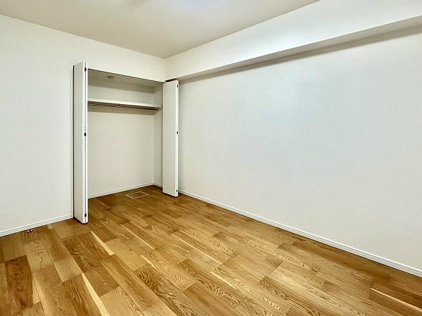 ディアクオーレ中野文園_温かみのある洋室の写真