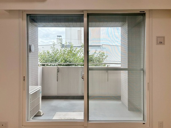 東急ドエルアルス下北沢サウスウインド_南向きの窓の写真