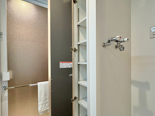 東急ドエルアルス下北沢サウスウインド_タオル収納棚の中の写真