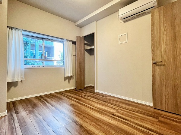 ザ・パークハウス新宿柏木_クローゼット付きの洋室の写真