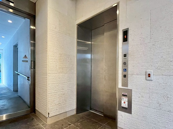 ザ・パークハウス新宿柏木 エレベーター