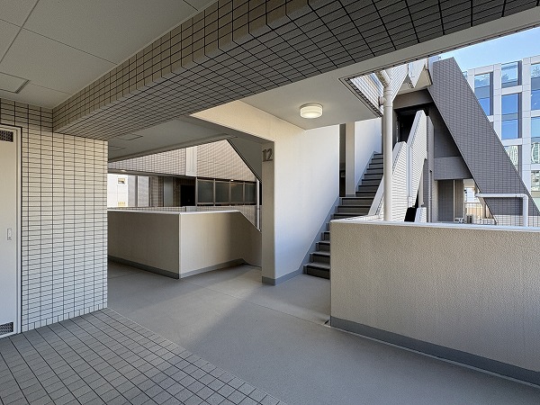 天王洲デュープレックス 外廊下