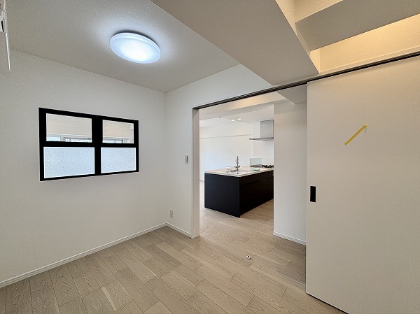 月島ホームズ_コンパクトな洋室の写真1 