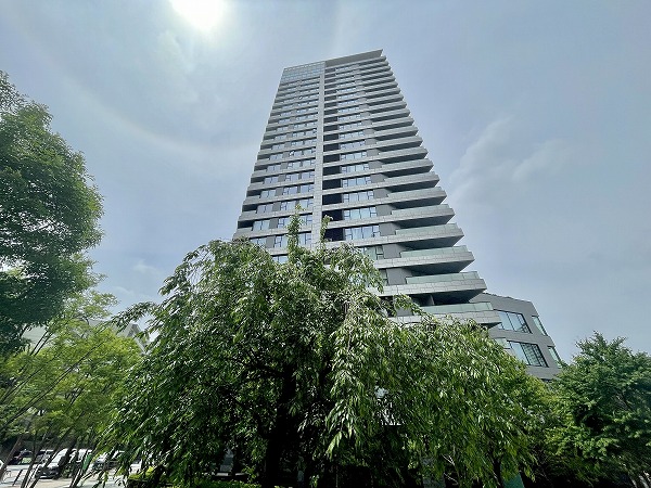 ザ・パークハウス西麻布レジデンス 外観 右から