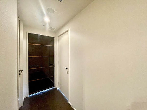 ザ・パークハウス西麻布レジデンス_綺麗な廊下の写真 