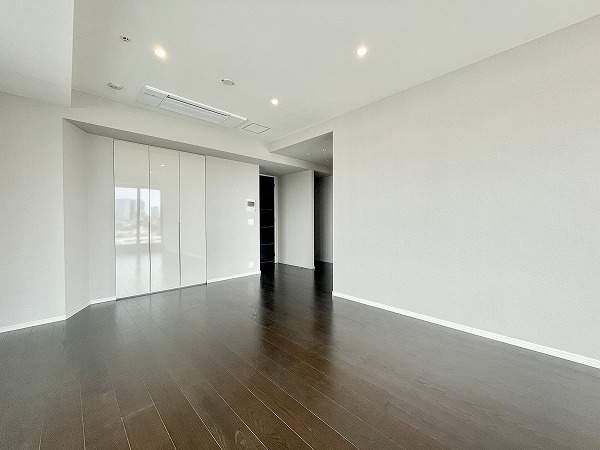 ザ・パークハウス西麻布レジデンス_約18.2帖のリビングダイニングの写真3 