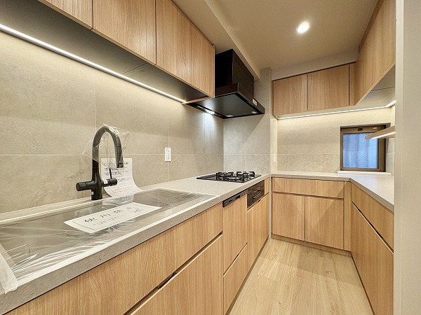 ファミールグラン恵比寿_独立性の高いキッチンスペースの写真