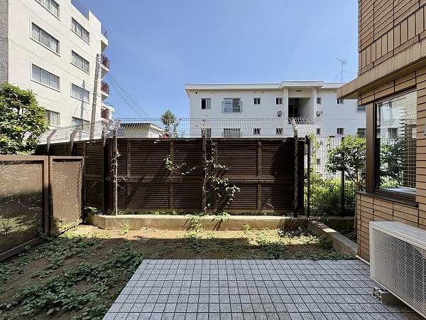 ファミールグラン恵比寿_広々とした専用庭の写真