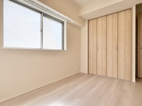 砧グリーンハイム_収納豊富な洋室の写真