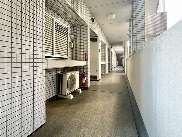 ザ・パークハウス新宿柏木 外廊下
