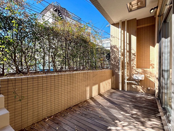 ディアクオーレ中野文園_陽当たりの良いバルコニーの写真