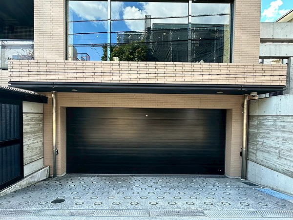 ザ・サンメゾン目白近衛町エルド　駐車場