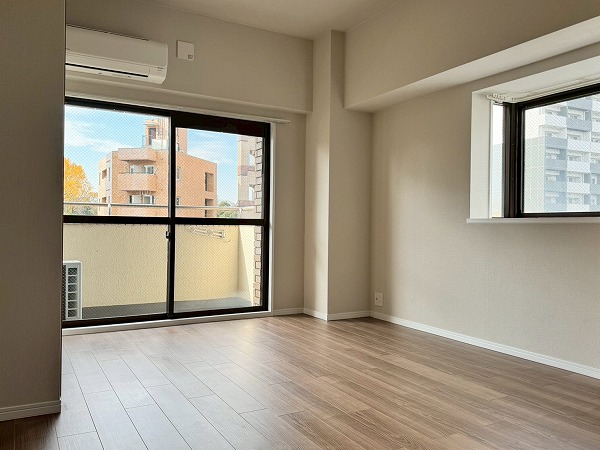 シルバープラザ白山_綺麗な洋室の写真