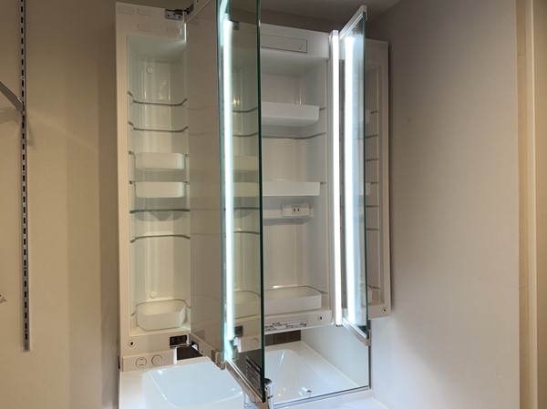 目黒グリーンコープ_ミラーキャビネットの写真 